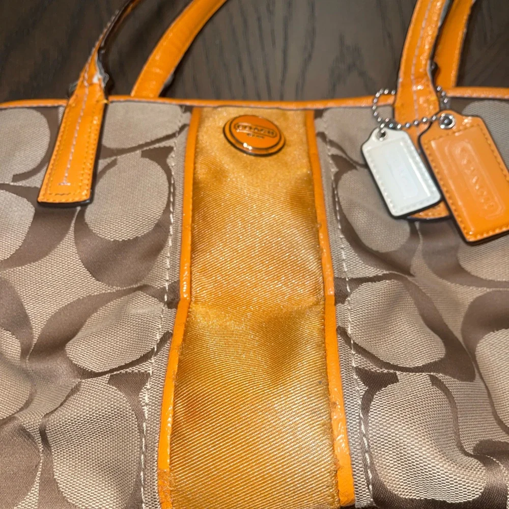 Coach - Picture 2 of 6
